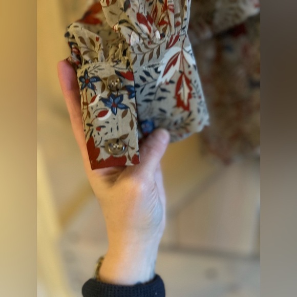 LIKE NEW Wishlist Tie Front Blouse - Picture 8 of 10